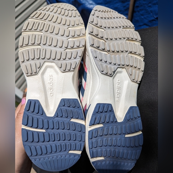 Adidas women's shoes size 8.5 - Picture 4 of 7